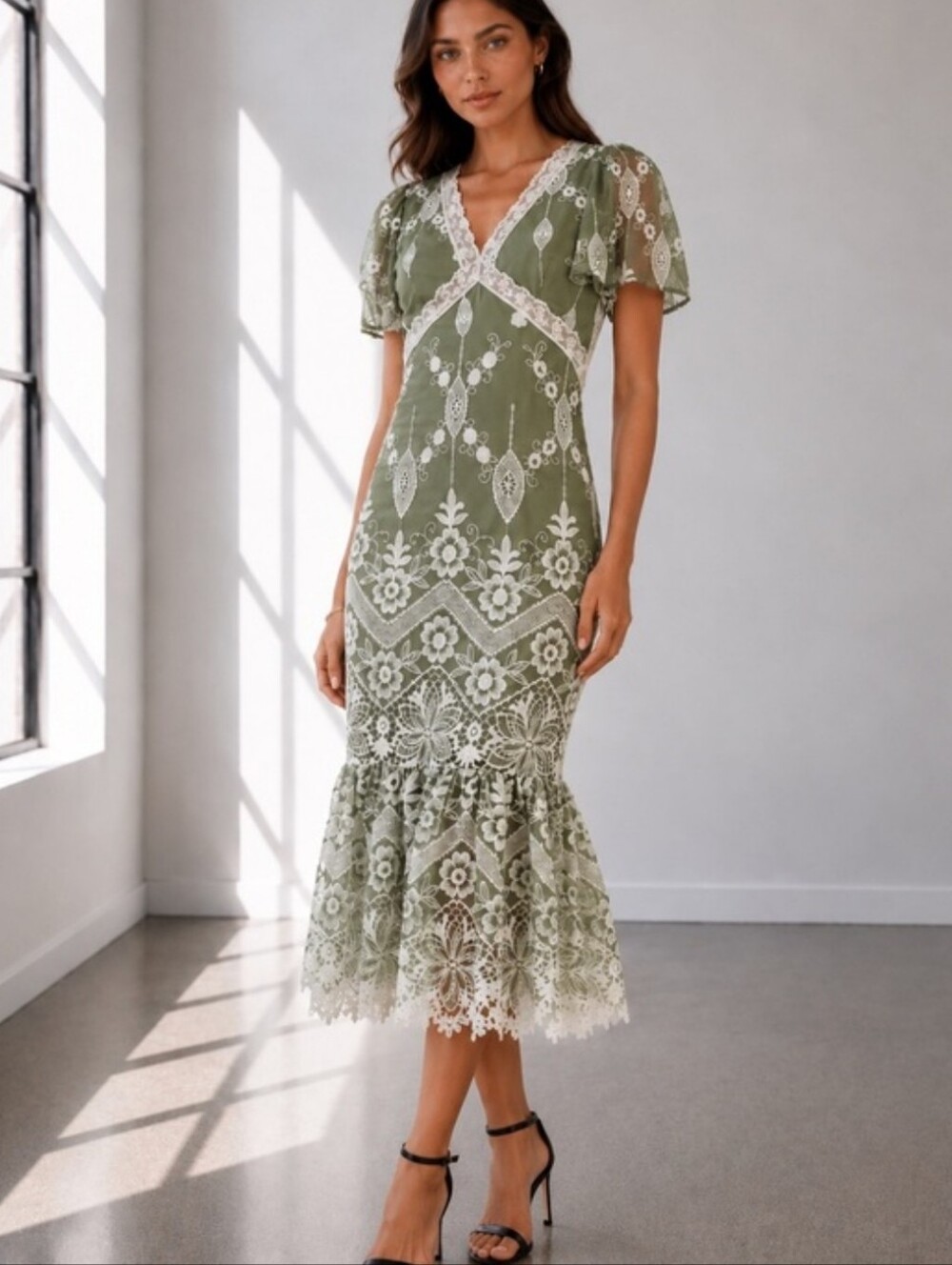 NEW BOUTIQUE | Embroidered Sheath Dress - Picture 4 of 9
